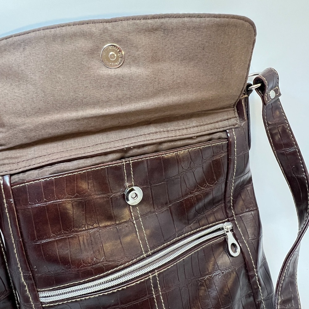Relic Brown Crossbody Faux Leather Purse Crocodile Style Zip Closure - Picture 6 of 16